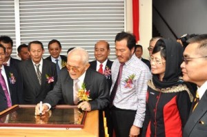 taib Opening of Mukah Chinese Benevolent Board Building March 2010