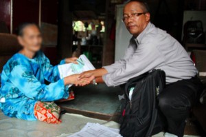 Aid-to-the-poor-6