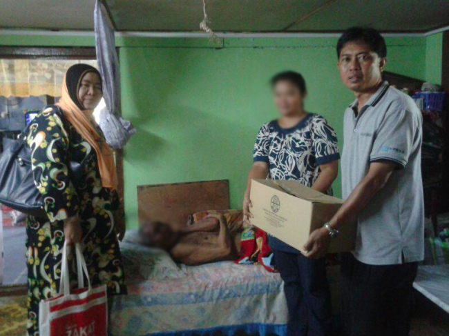 Aid-to-the-poor-3-650x487-blurred