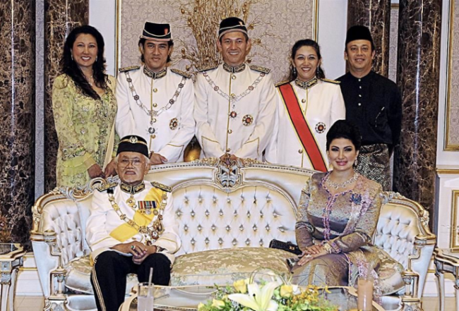 The Taib 'Royal Family' in a recent pose