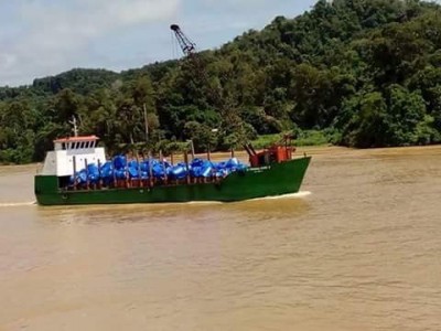 Hooray, it's the election! At last BN will hand us a plastic container to catch fresh water now that the rivers are polluted by their oil palm and logging.